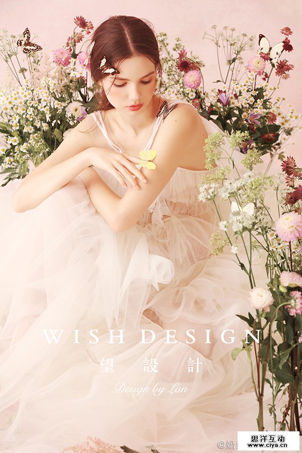 查看《月历上的女孩，兰奕少女心婚纱作品》原图，原图尺寸：600x900